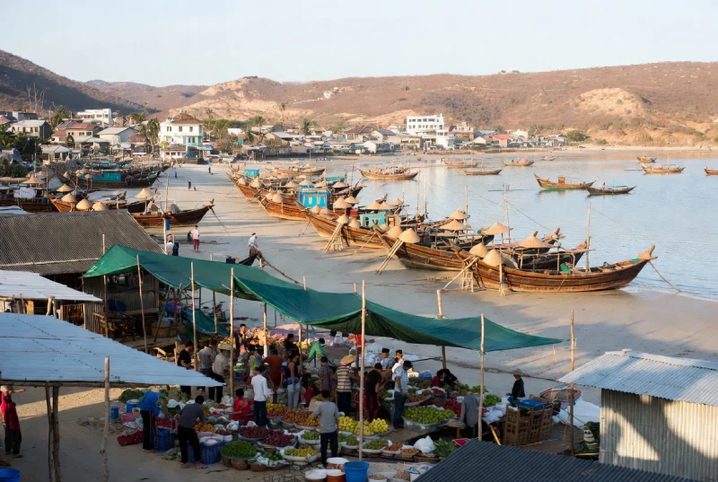 2. Cảnh sinh hoạt buổi sáng